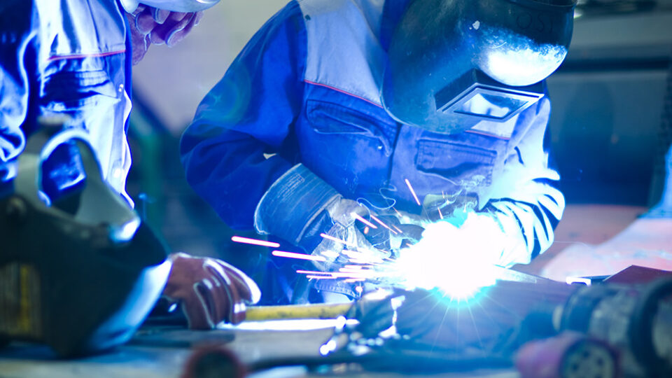 WelderTraining_dreamstime_xxl_17995578